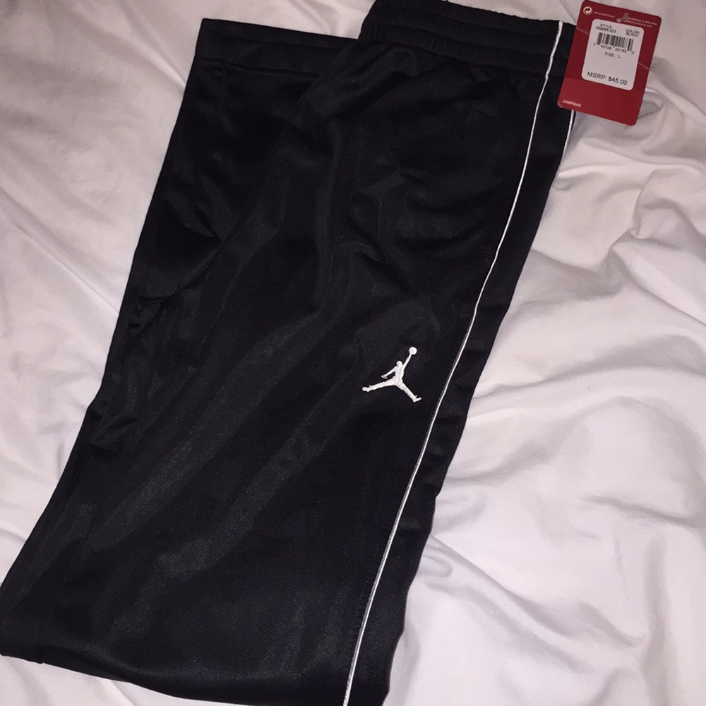 Brand New Jordan Winter Sweat Pants🤩